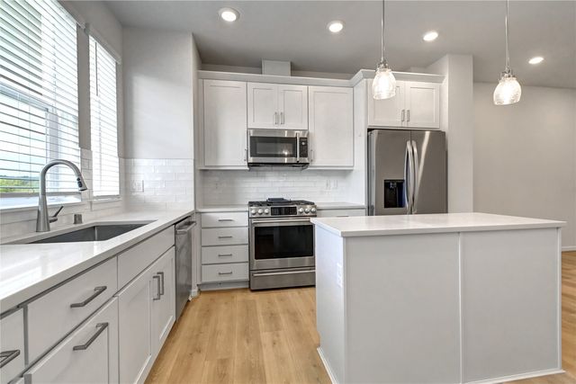 19332 NE 69th Circle, Redmond, WA 98052