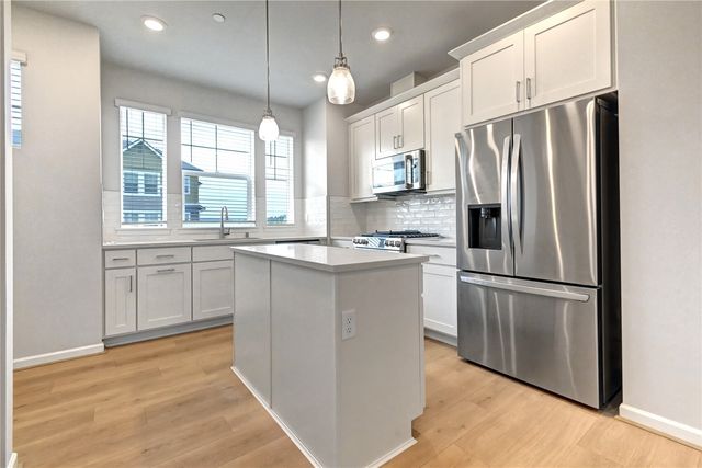 19332 NE 69th Circle, Redmond, WA 98052