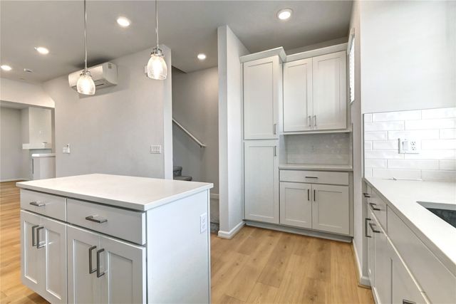19332 NE 69th Circle, Redmond, WA 98052