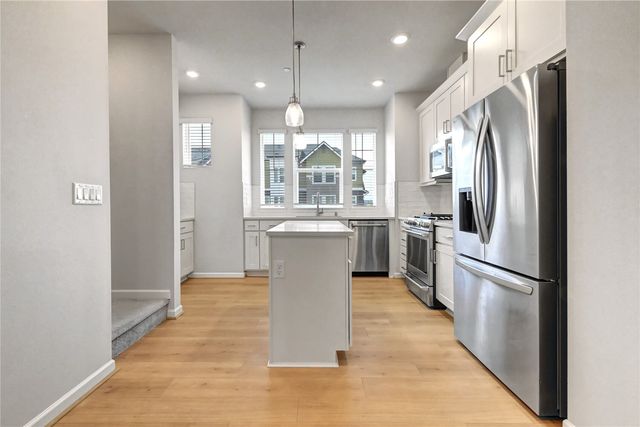 19332 NE 69th Circle, Redmond, WA 98052