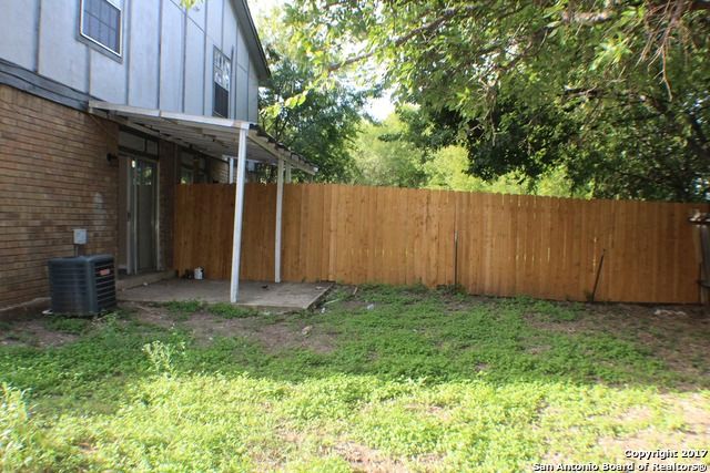 5216 Meadow Fld Apt 4, San Antonio, TX 78250
