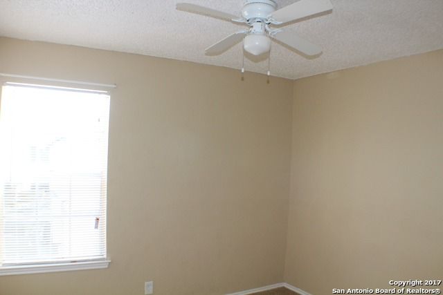 5216 Meadow Fld Apt 4, San Antonio, TX 78250