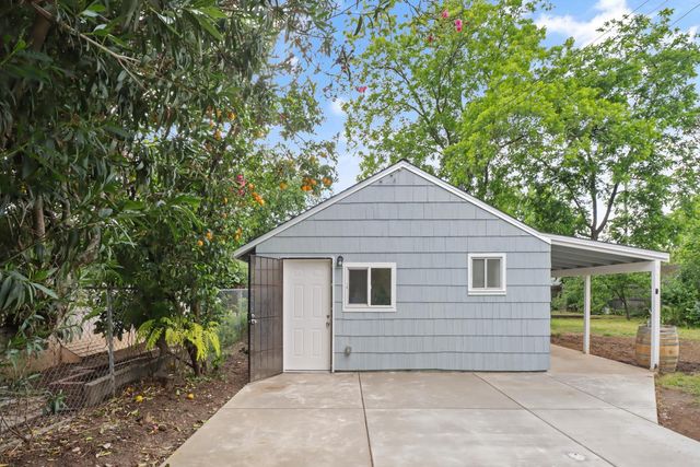 3728 62nd St, Sacramento, CA 95820