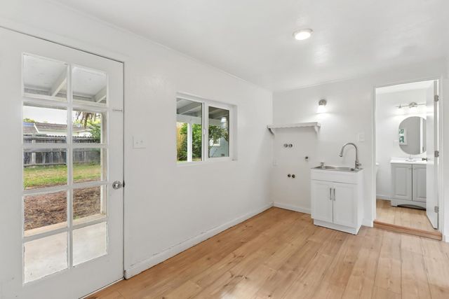 3728 62nd St, Sacramento, CA 95820