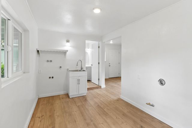 3728 62nd St, Sacramento, CA 95820