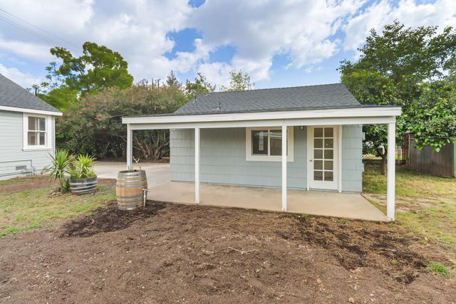 3728 62nd St, Sacramento, CA 95820