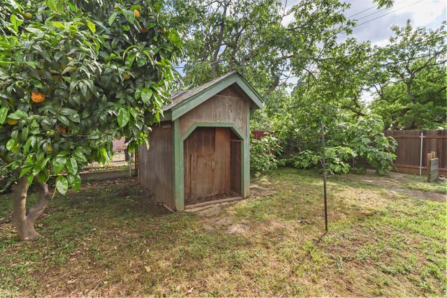 3728 62nd St, Sacramento, CA 95820