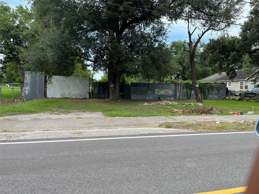 5227 Pine Avenue, Pasadena, TX 77503