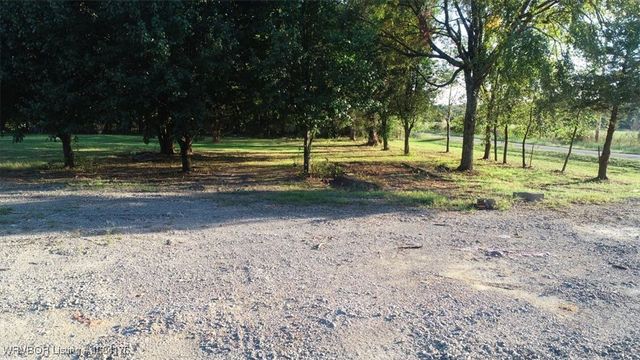 41800 Glendale Road, Howe, OK 74940