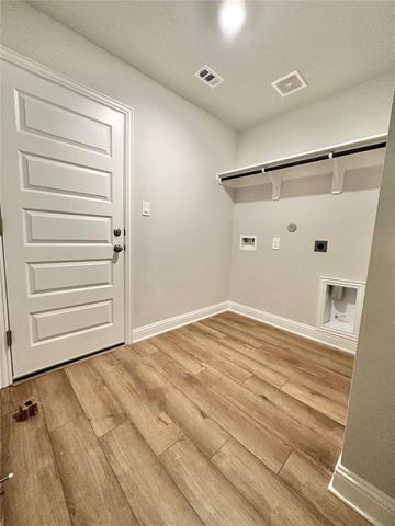 4318 Karam Landing, Dickinson, TX 77539