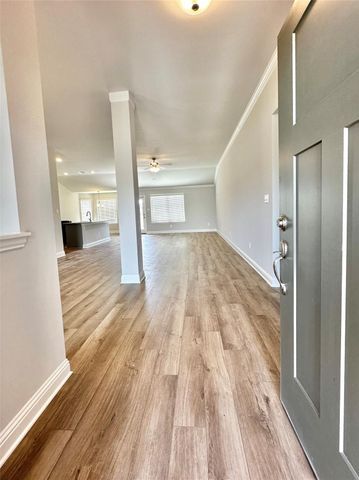 4318 Karam Landing, Dickinson, TX 77539