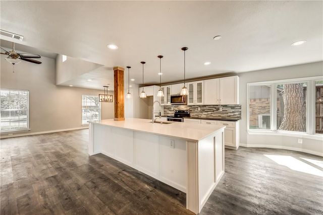 10216 Carry Back Circle, Dallas, TX 75229