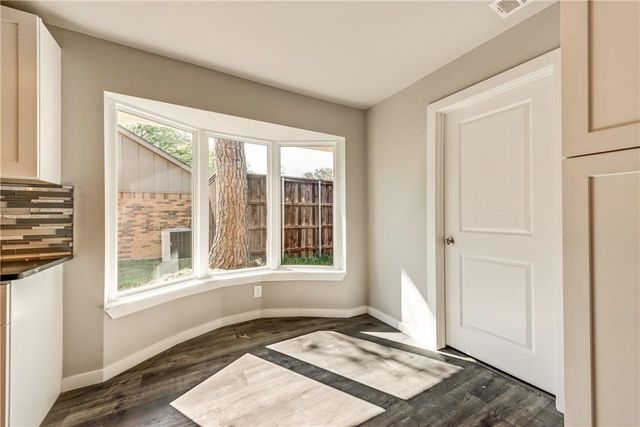 10216 Carry Back Circle, Dallas, TX 75229