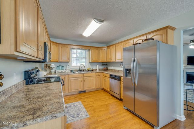 106 Violet Lane, Bluff City, TN 37618