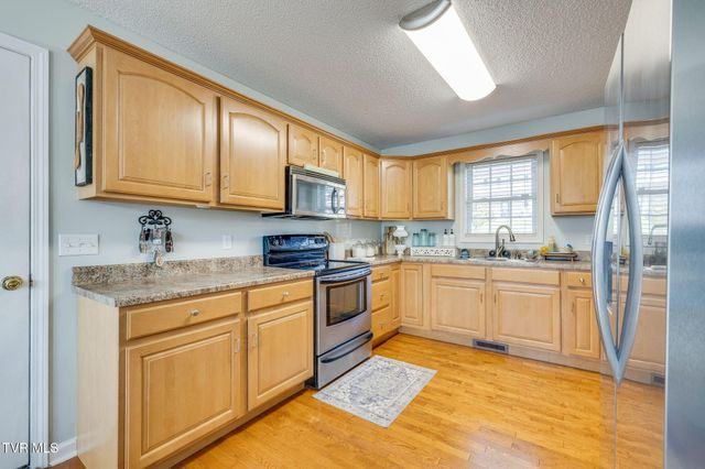 106 Violet Lane, Bluff City, TN 37618