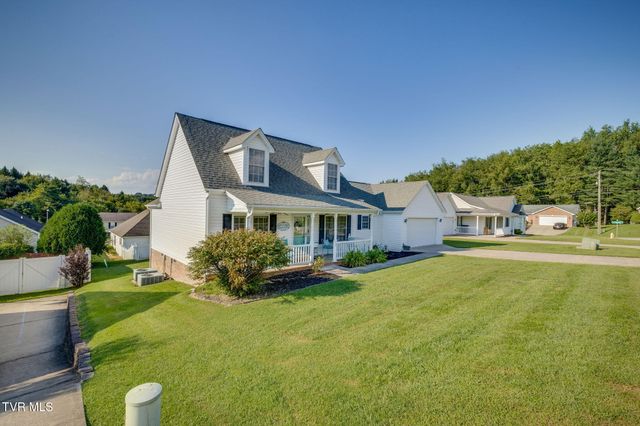 106 Violet Lane, Bluff City, TN 37618
