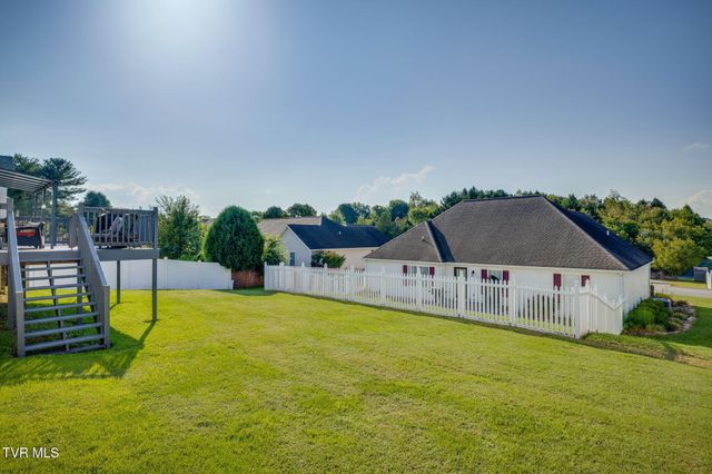 106 Violet Lane, Bluff City, TN 37618