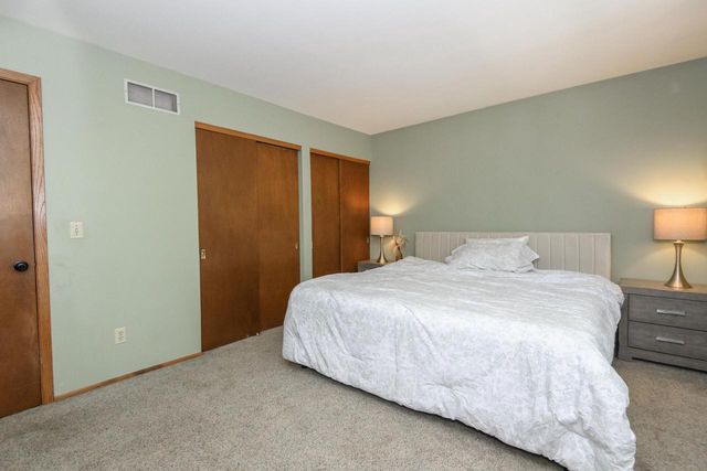 2002 Dixie DRIVE, Waukesha, WI 53189
