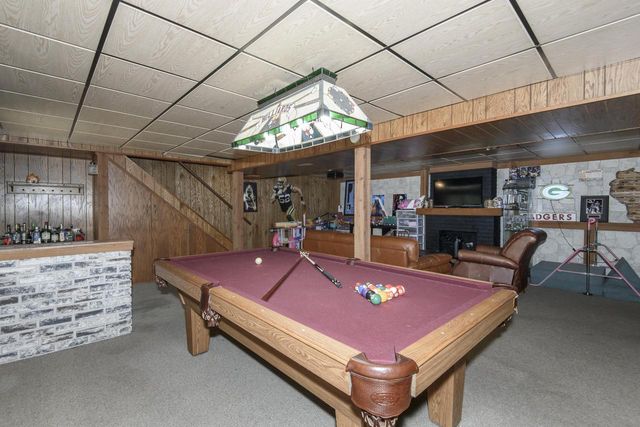 2002 Dixie DRIVE, Waukesha, WI 53189