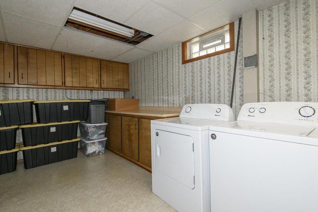 2002 Dixie DRIVE, Waukesha, WI 53189