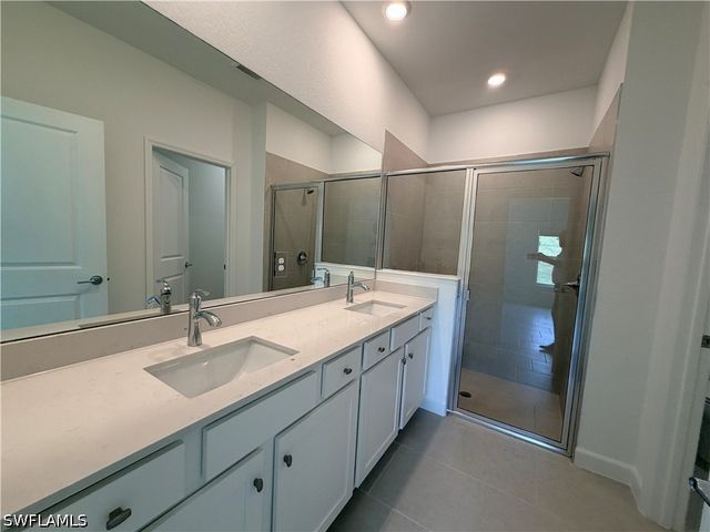 3917 Passion Vine DR, Alva, FL 33920