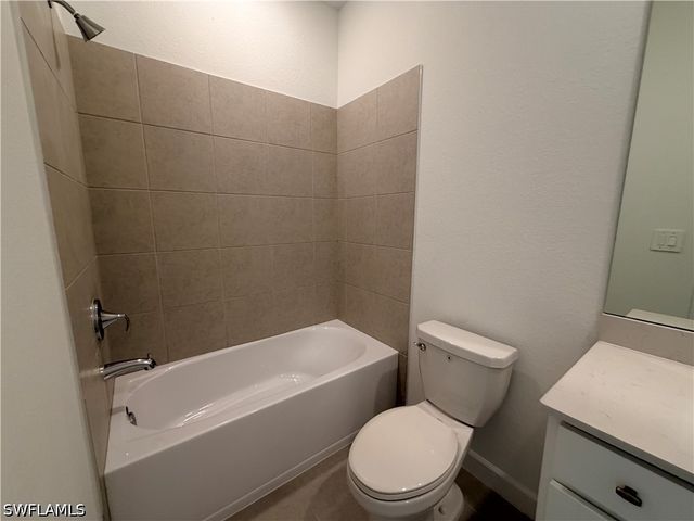 3917 Passion Vine DR, Alva, FL 33920