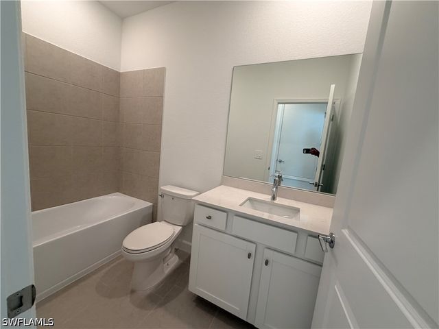 3917 Passion Vine DR, Alva, FL 33920