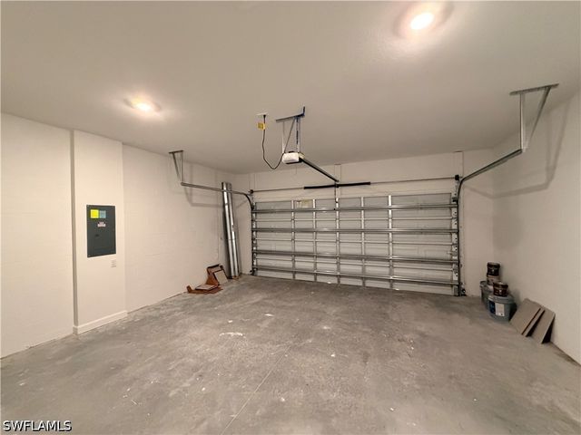 3917 Passion Vine DR, Alva, FL 33920