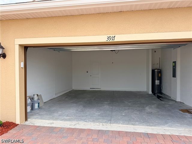 3917 Passion Vine DR, Alva, FL 33920