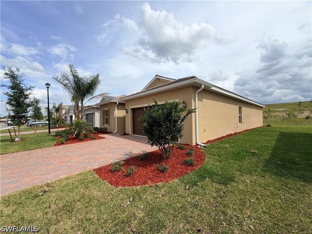 3917 Passion Vine DR, Alva, FL 33920