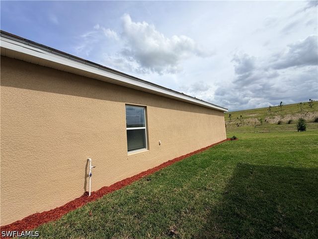 3917 Passion Vine DR, Alva, FL 33920