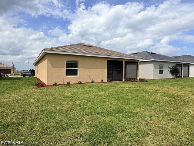 3917 Passion Vine DR, Alva, FL 33920