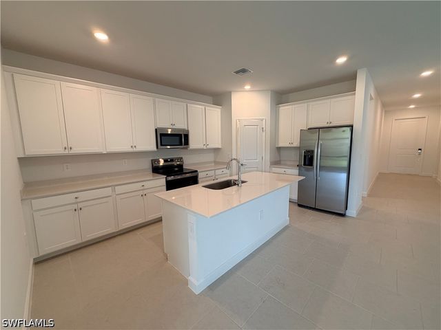 3917 Passion Vine DR, Alva, FL 33920