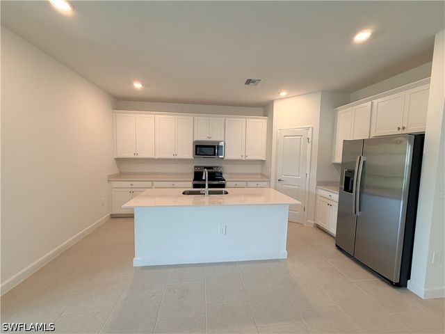 3917 Passion Vine DR, Alva, FL 33920