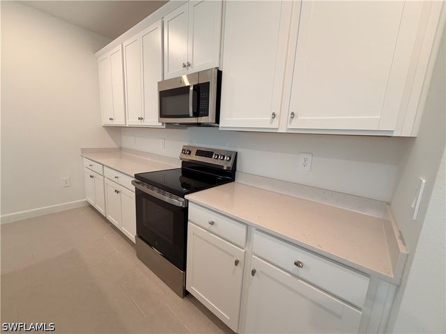 3917 Passion Vine DR, Alva, FL 33920