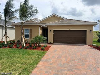 3917 Passion Vine DR, Alva, FL 33920