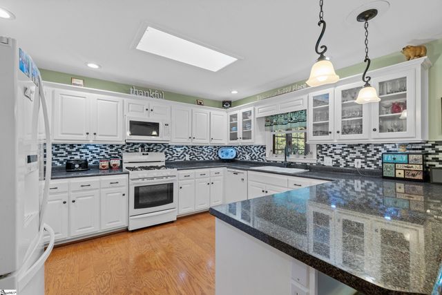 126 Indian Hill, Westminster, SC 29693