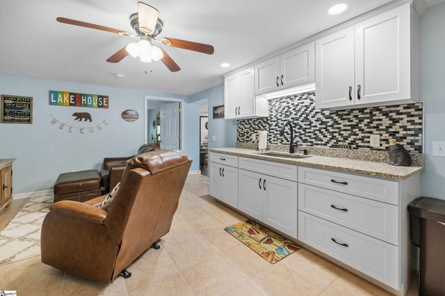 126 Indian Hill, Westminster, SC 29693