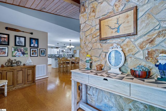 126 Indian Hill, Westminster, SC 29693