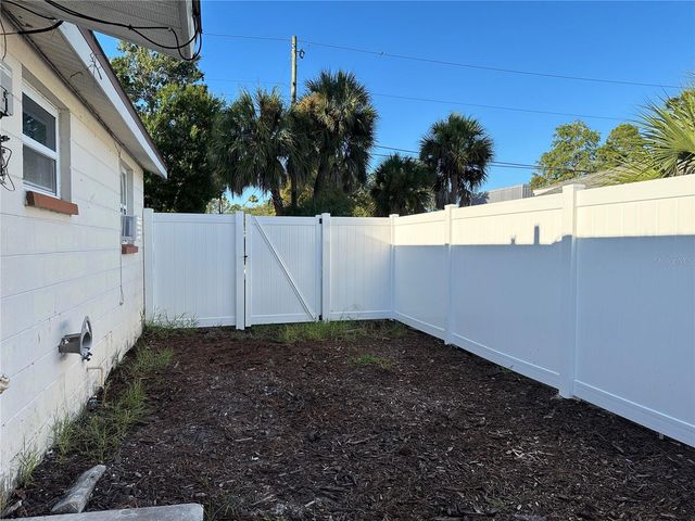 351 50TH AVENUE N, St Petersburg, FL 33703