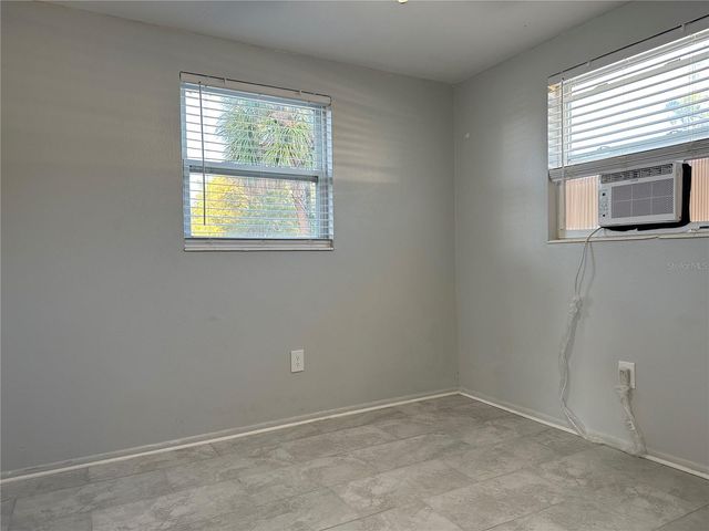 351 50TH AVENUE N, St Petersburg, FL 33703