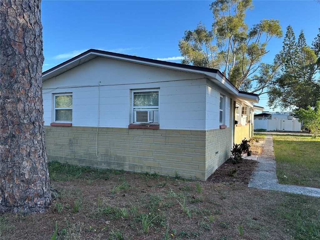 351 50TH AVENUE N, St Petersburg, FL 33703