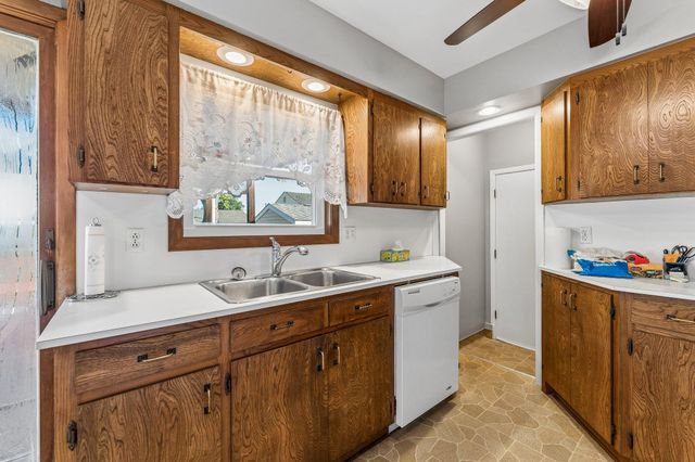 3608 AVENUE G, Council Bluffs, IA 51501