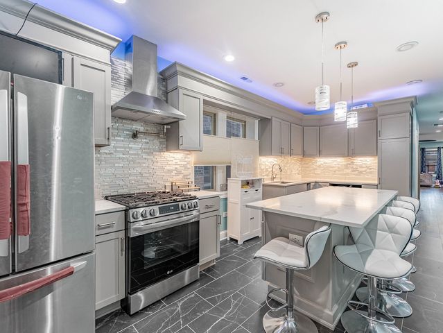 5330 W Drummond Place, Chicago, IL 60639