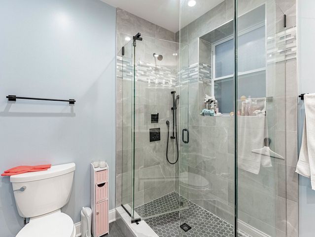 5330 W Drummond Place, Chicago, IL 60639