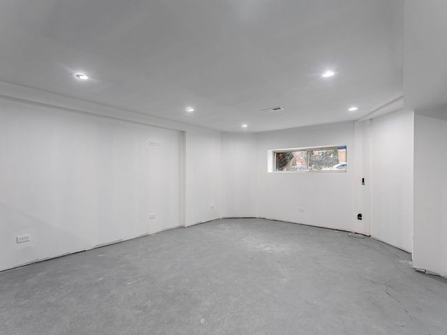 5330 W Drummond Place, Chicago, IL 60639