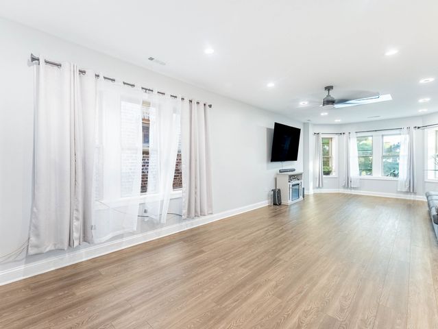 5330 W Drummond Place, Chicago, IL 60639