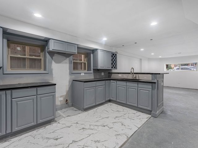 5330 W Drummond Place, Chicago, IL 60639