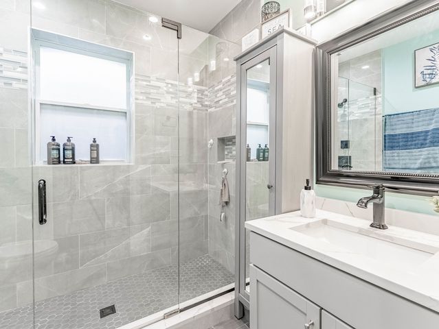 5330 W Drummond Place, Chicago, IL 60639