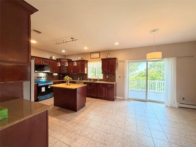 512 County Route 49, Middletown, NY 10940